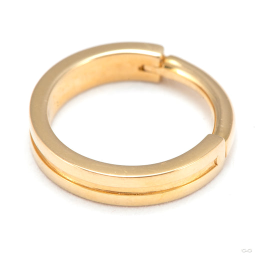 Cassiopea Omega Clicker in 14k Yellow Gold from Auris Jewellery