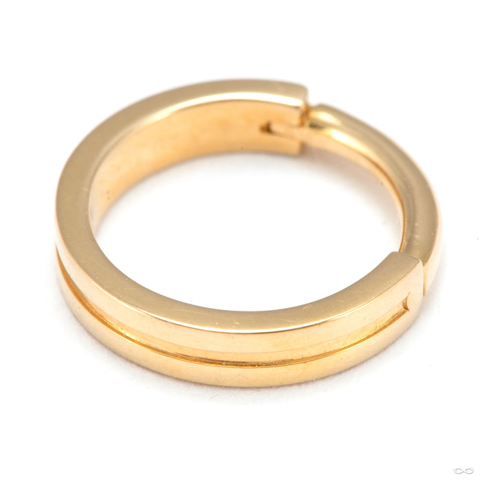 Cassiopea Omega Clicker in 14k Yellow Gold from Auris Jewellery