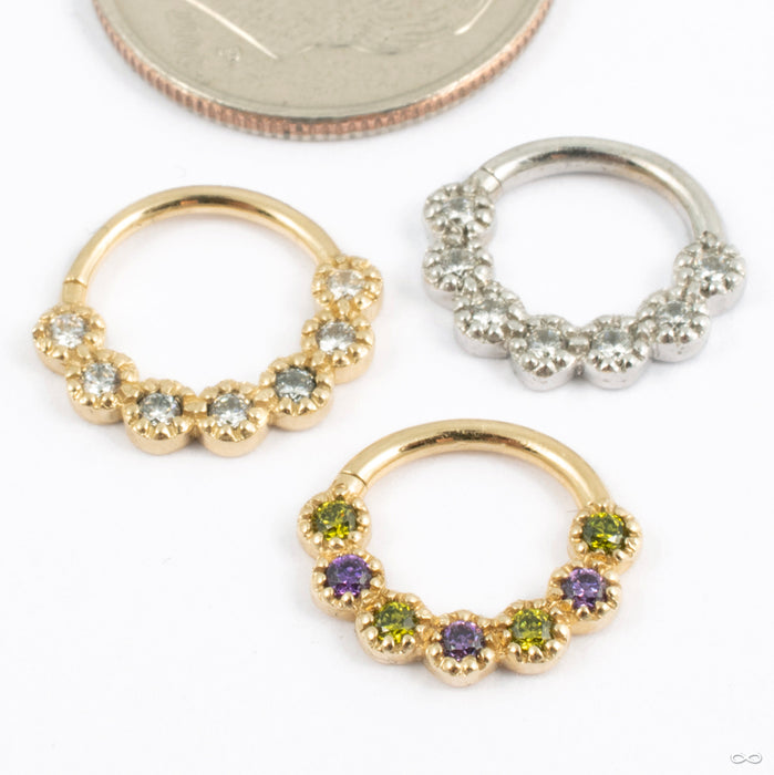 Daisy Chain Seam Ring in Gold from Tawapa in various sizes and materials