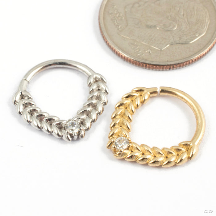 Olive Branch Seam Ring in Gold from Tawapa in various materials