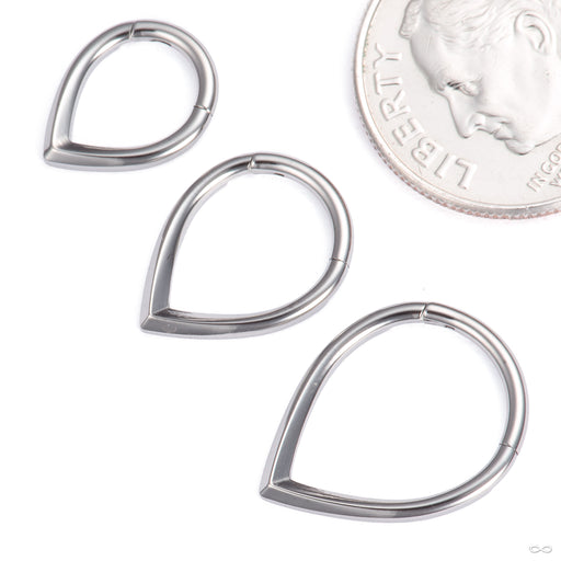 V Clicker in Titanium from Diablo Organics size detail