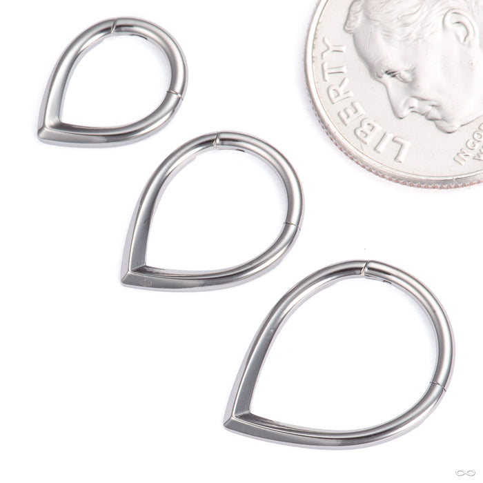 V Clicker in Titanium from Diablo Organics size detail