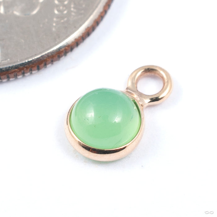 Bezel Charm in Gold from Modern Mood in yellow gold with chrysoprase