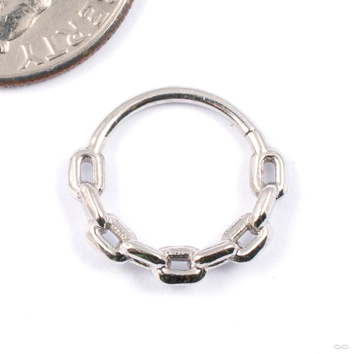 Chain Link Seam Ring in Gold from Tawapa in white gold