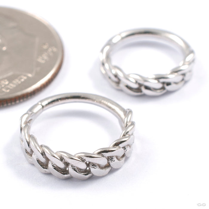 Downtown Seam Ring in Gold from Tawapa in white gold