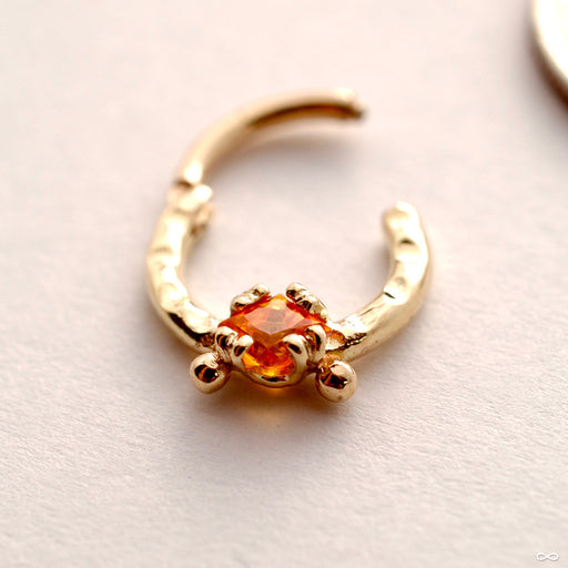 Princess-cut Gem Clicker in Hammered Yellow Gold from Scylla